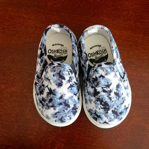 Oshkosh slip on sneakers, Size 4, blue and white tie dye, EUC, Like New